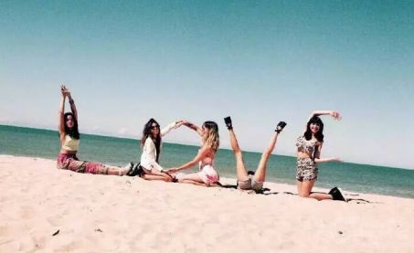 我也爱你们人物gif搞笑图片