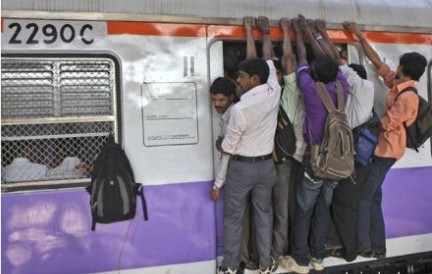 上班途中。。。人物gif搞笑图片