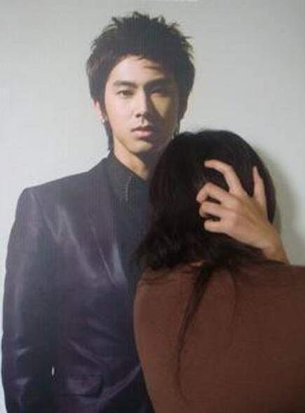 非常新颖的和偶像合影的姿势人物gif搞笑图片