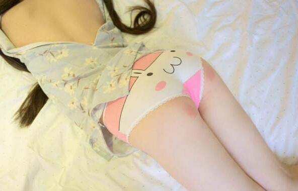 好想打一下啊人物gif搞笑图片