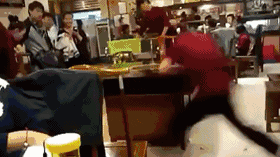 这员工一看就很卖力人物gif搞笑图片