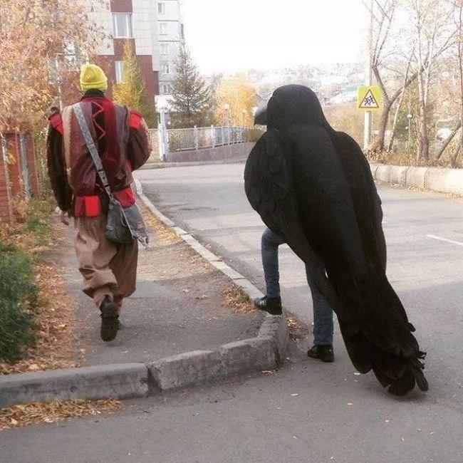 不知道该取什么标题人物gif搞笑图片