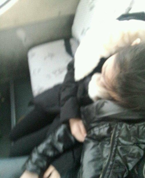 公交车上的偶遇人物gif搞笑图片