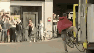 撕去衣服的那一刻，我看的也是醉啊人物gif搞笑图片