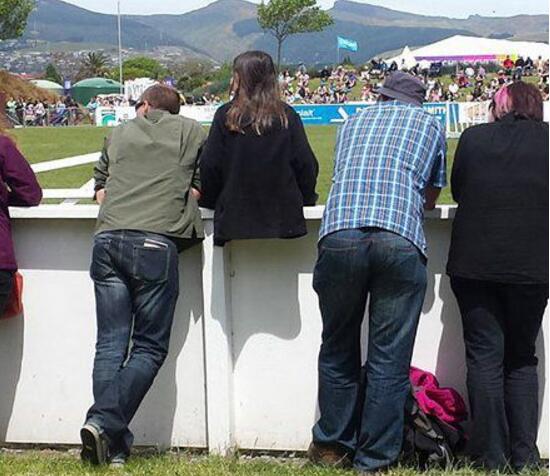 第一眼差点看错人物gif搞笑图片