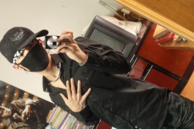 我也来秀下自拍人物gif搞笑图片