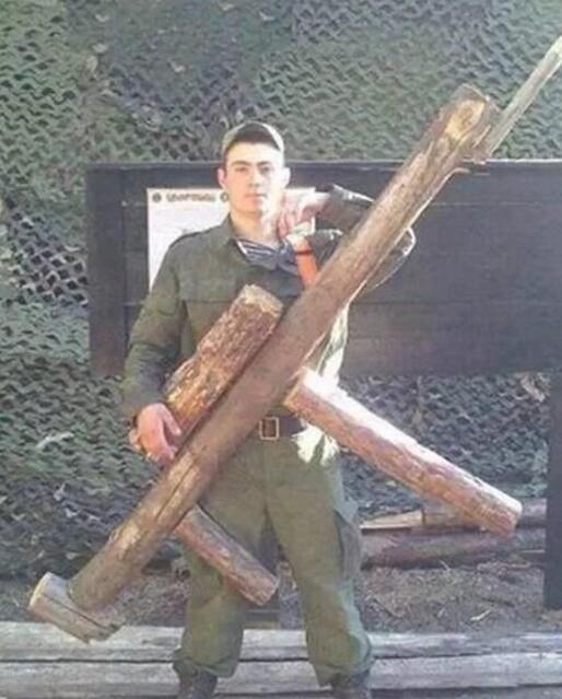 军训呢？人物gif搞笑图片