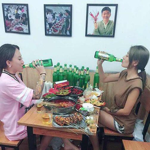 巾帼不让须眉人物gif搞笑图片