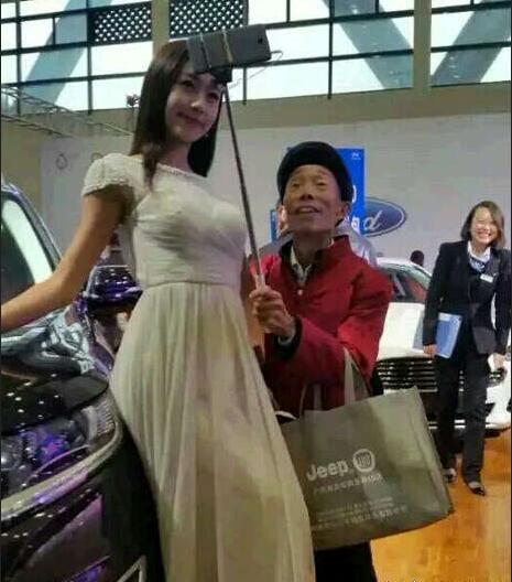 大爷也时尚人物gif搞笑图片