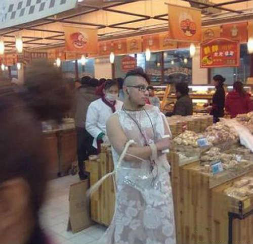 哥的时尚线路，凡人们是不会明白的人物gif搞笑图片