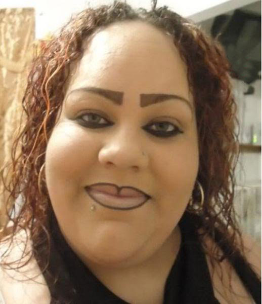 对不起，我吐了人物gif搞笑图片