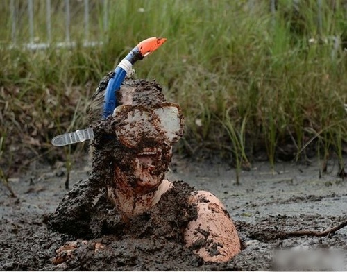 这样你都笑得出来人物gif搞笑图片