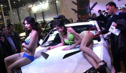 大哥，把照片分享一份给我吧人物gif搞笑图片