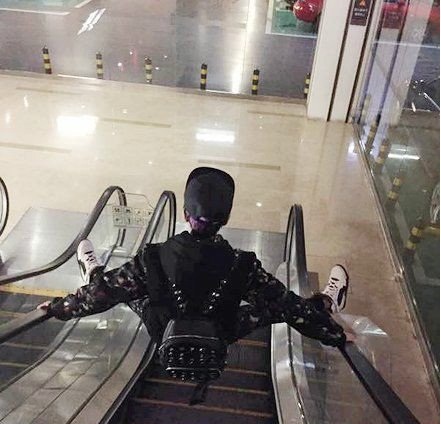 不是一般人，不走寻常路人物gif搞笑图片