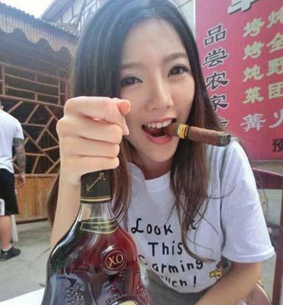 生活过得挺滋味的啊人物gif搞笑图片