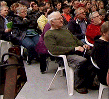 大叔，该减减肥了人物gif搞笑图片