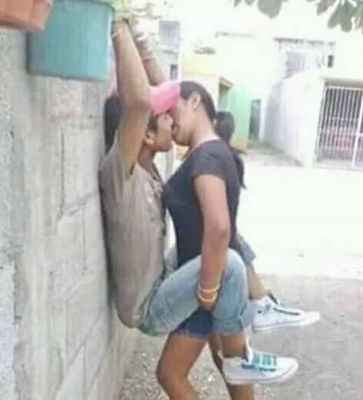 女汉子到处都有人物gif搞笑图片