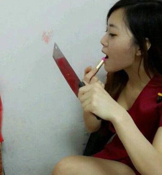 一切反光物体都是我的镜子人物gif搞笑图片