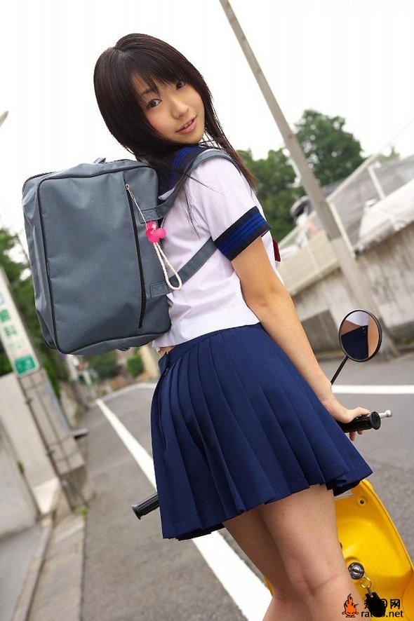 日本女生校服社会gif搞笑图片