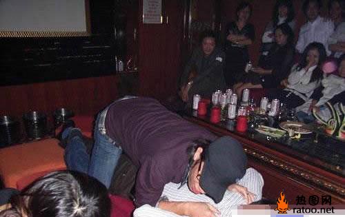 上海夜店的疯狂男女社会gif搞笑图片