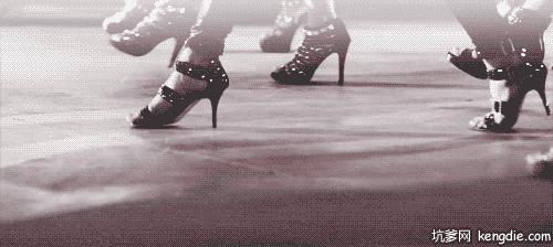 社会姐姐到来尔等统统闪开社会gif搞笑图片