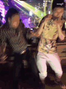 酒吧就得摇起来社会gif搞笑图片