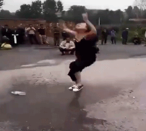 这甩头功好厉害社会gif搞笑图片