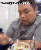 看你吃饭的方式我就想打社会gif搞笑图片