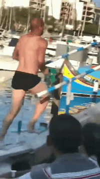 外国人的挑战是把自己命不当命看社会gif搞笑图片