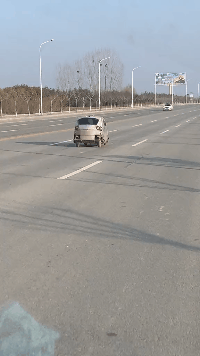 前方发现外星车辆一辆社会gif搞笑图片