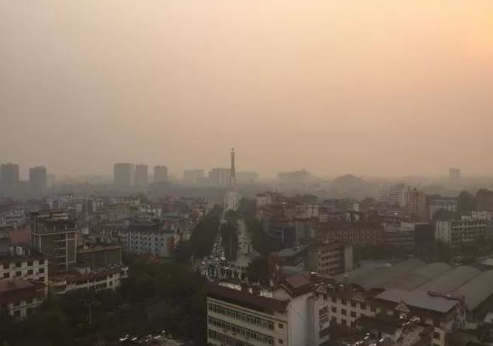 云南西双版纳出现雾霾社会gif搞笑图片