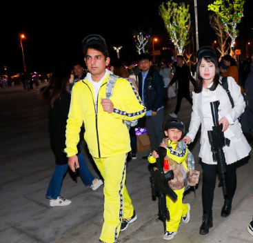 穿吃鸡装看林俊杰演唱会图片社会gif搞笑图片