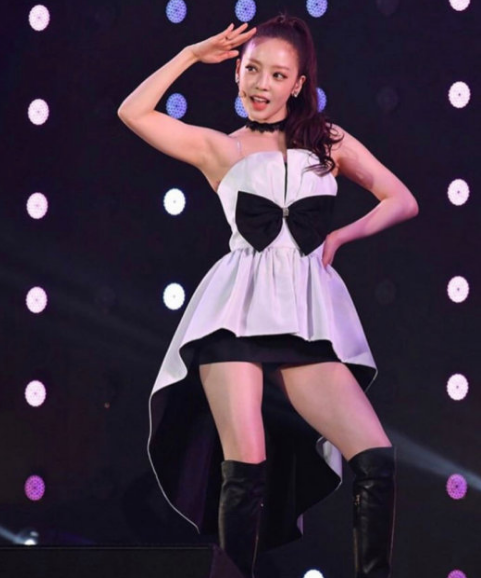 歌手具荷拉日本活动公演照片图社会gif搞笑图片