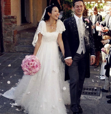 莫文蔚停工一年专心陪老公图社会gif搞笑图片