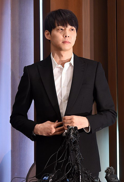 朴有天毒品检测呈阴性没有吸毒社会gif搞笑图片