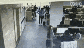 上班996员工晕倒动图社会gif搞笑图片