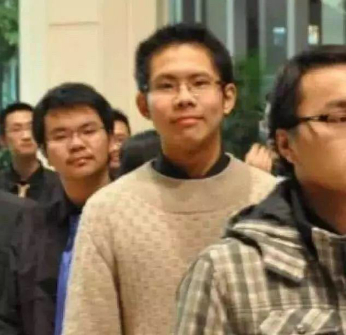 吴谢宇酒吧男模图社会gif搞笑图片