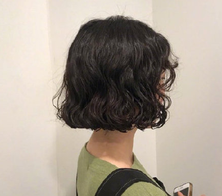 短发碎花卷发造型图社会gif搞笑图片