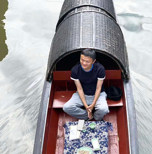 马云在东浦坐乌篷船的图片社会gif搞笑图片