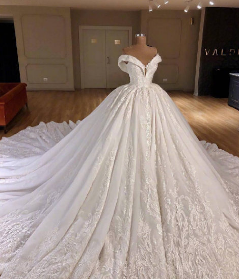 华丽的婚纱图片社会gif搞笑图片