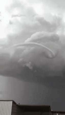 恐怖的龙卷风动图社会gif搞笑图片