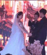 婚礼有点激动....社会gif搞笑图片