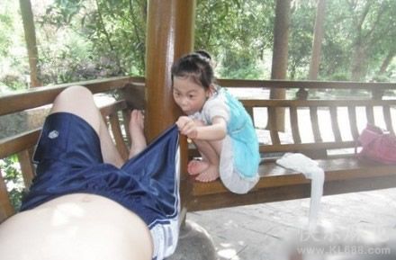 哇，这个男人的屌这么大社会gif搞笑图片