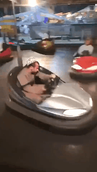 哥们是不是玩不起，想干仗社会gif搞笑图片