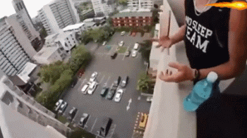 这个b装的成本有点大呀社会gif搞笑图片