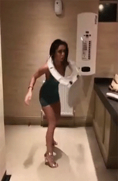 这是喝了多少酒才能玩的这么开心社会gif搞笑图片