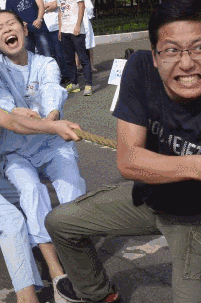 赢了比赛，输了妹子社会gif搞笑图片