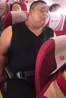 大哥还是你大哥，啥时候都不一般.gif社会gif搞笑图片