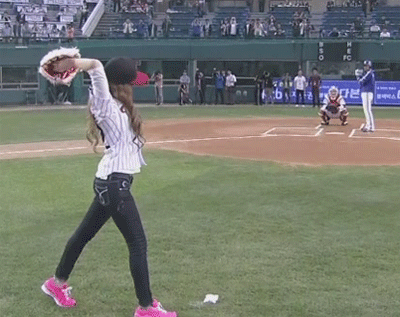 女生体育课日常体育gif搞笑图片