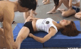 女白领为了好身材也是拼了体育gif搞笑图片